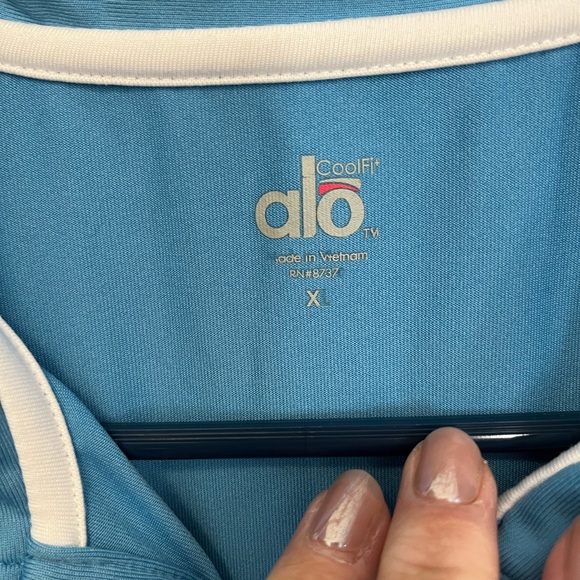 ALO Yoga CoolFit Blue Top with White Trim - Picture 2 of 3